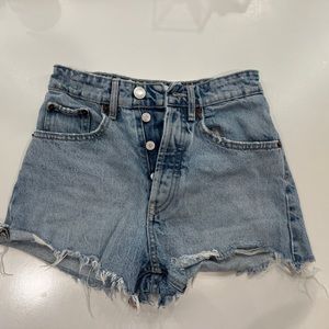 Zara Denim Shorts | Light Wash | Women’s |